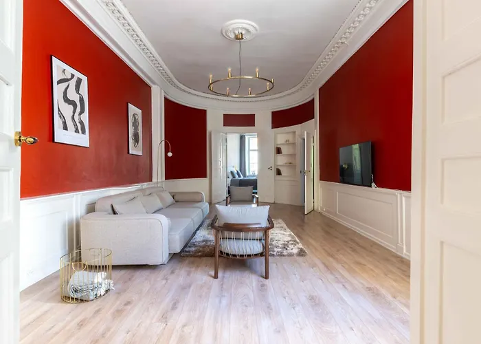 Deluxe Apartment At Perfect Location